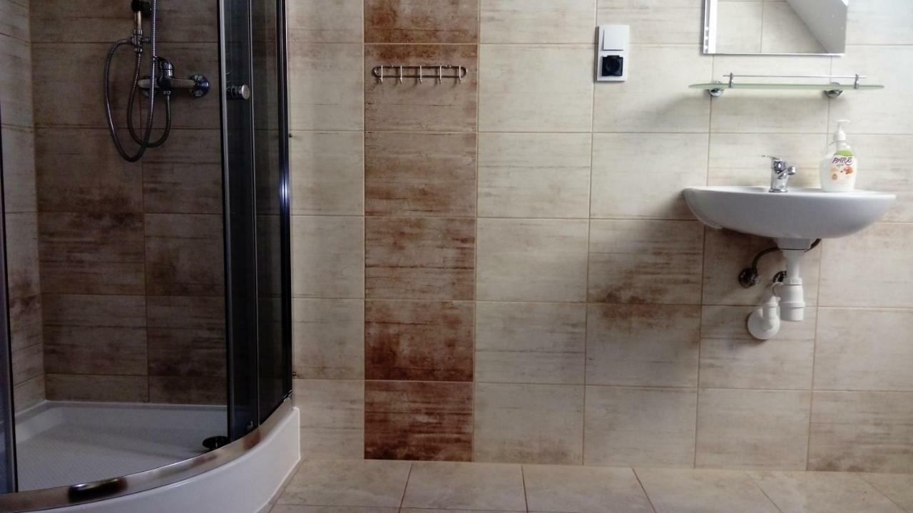 Restauracja Teo Hotel Cieszkow Eksteriør billede